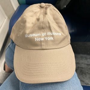 Museum of Illusions New York Cap (never worn)